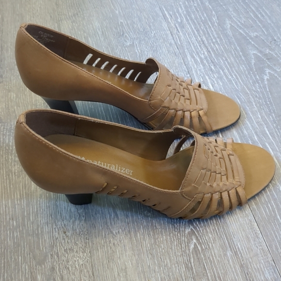 Clearout Final Naturalizer Sandals Women's 6M Tan Heeled Woven Open Toe Leather - Picture 2 of 8